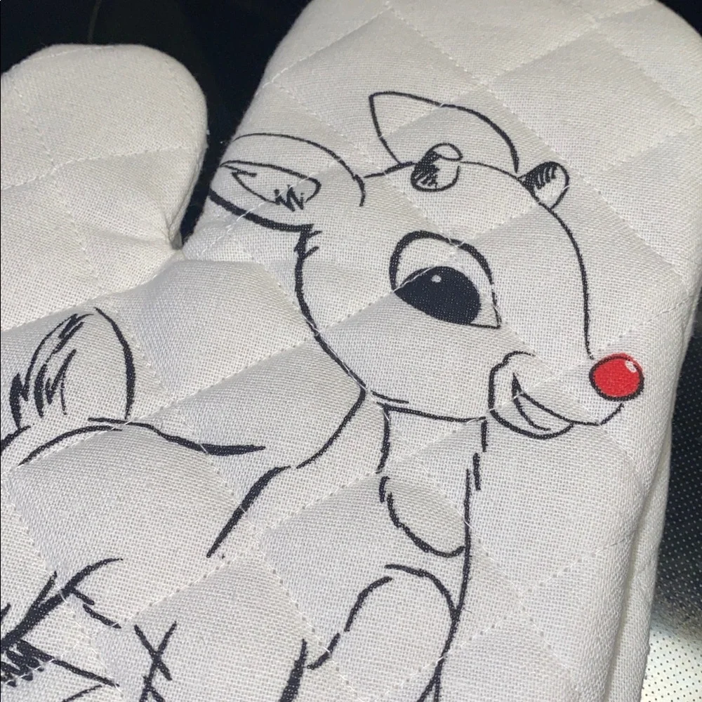 Bioworld Rudolph The Red‎ Nose Reindeer Oven Mitts Set Black and White NWT